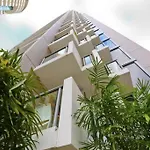 New Listing! Cbd 2Beds/Pool/Gym/Sauna